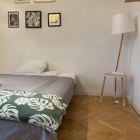 Slow Life Apartment Next To Metro Station Warschau Buitenkant foto